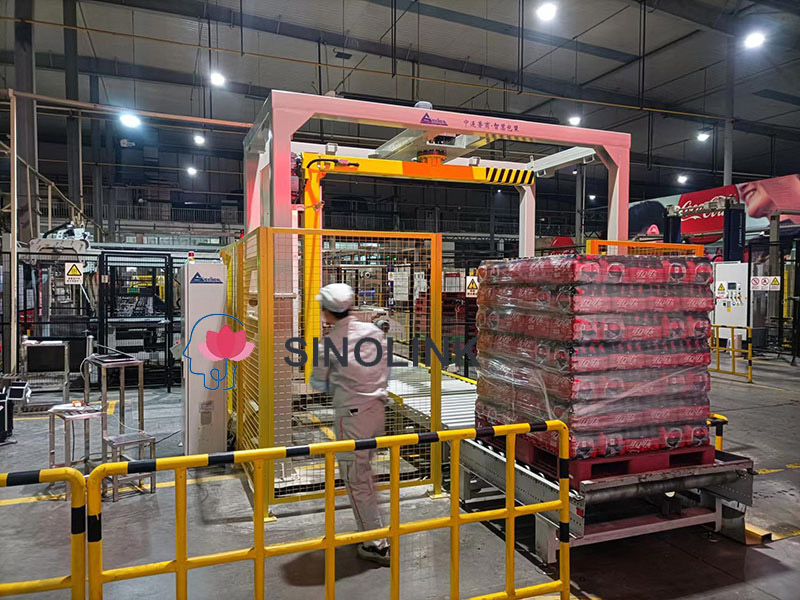 Полностью автоматическая упаковочная машина с вращающимся рычагом