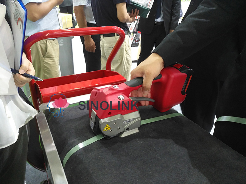 Полуавтоматическая обвязочная машина с ручкой