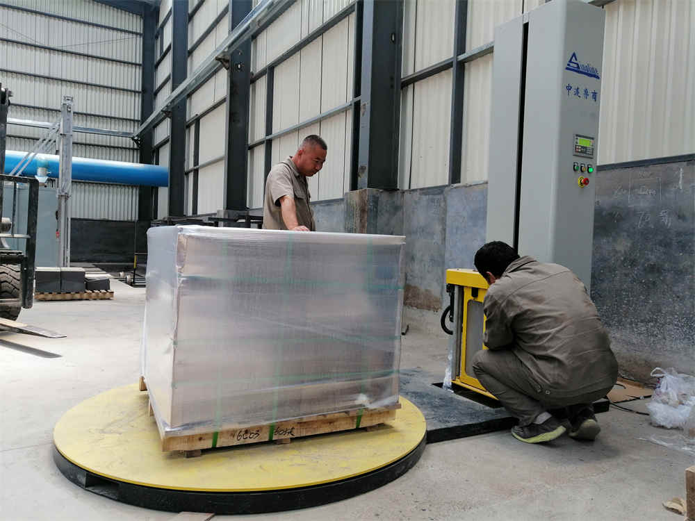 Специальная машина для упаковки в стрейч-пленку