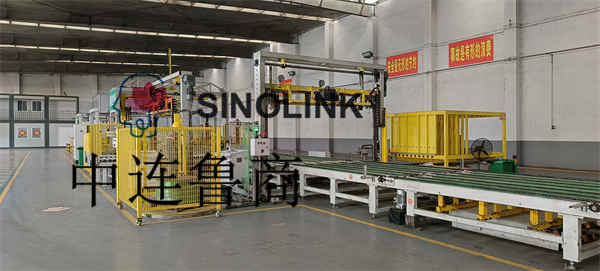 Тип зажима, автоматически добавляющий деревянный блок и маленькую угловую обвязочную машину