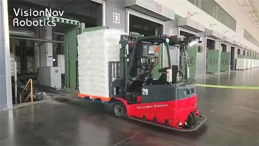 Беспилотный интеллектуальный вилочный погрузчик AGV