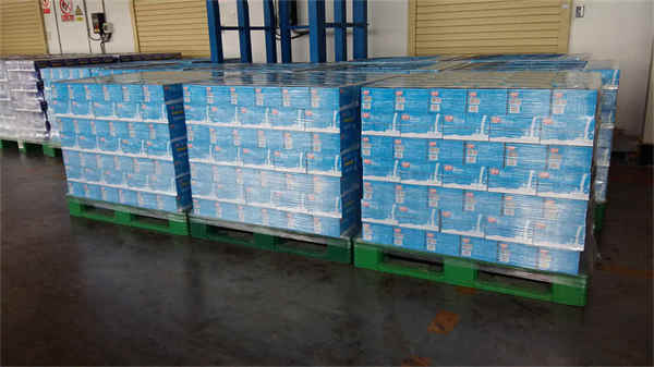 Полностью автоматическая упаковочная машина с вращающимся рычагом