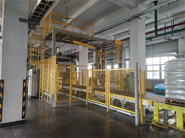 ZL1800FZ-PL Машина для упаковки в стрейч-пленку с вращающимся рычагом