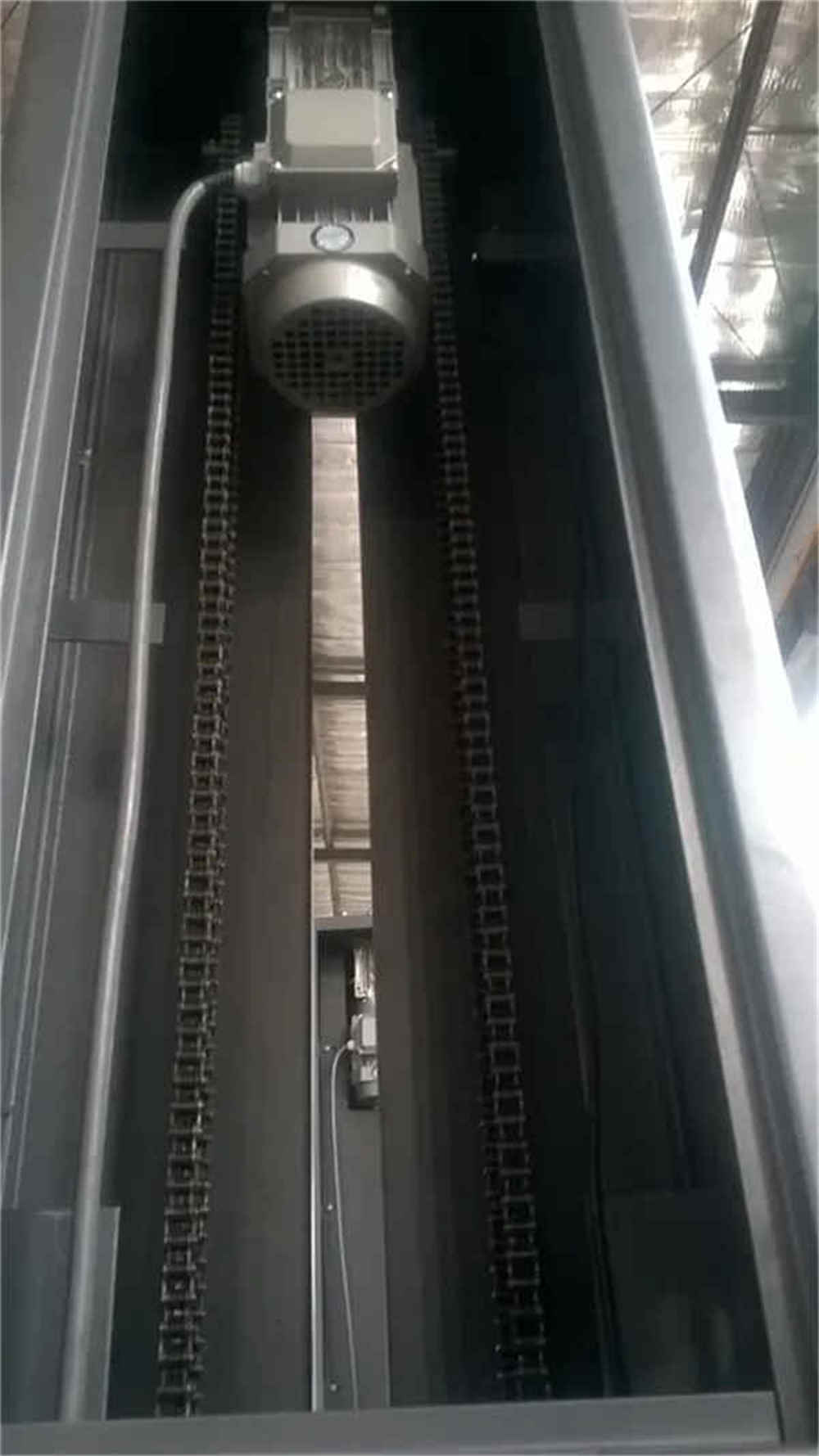 Полу автоматическая оберточная машина поддона