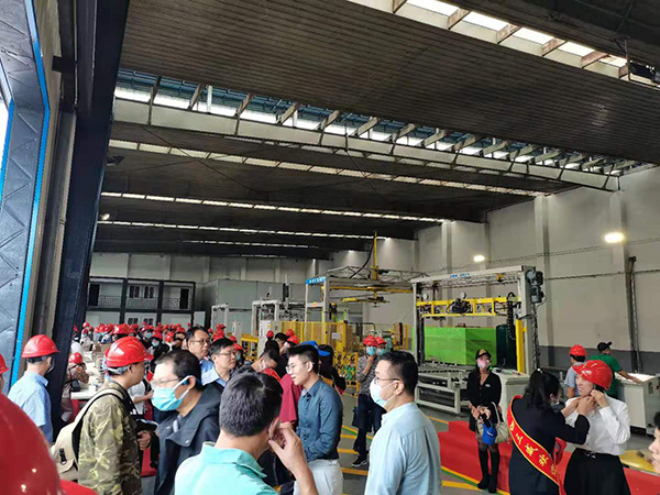 Посетите фабрику новых материалов Sanwei Visit Sanwei New Material Factory